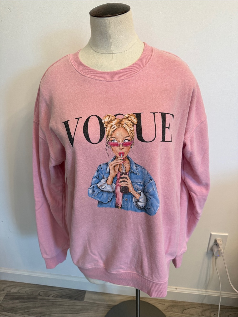 Vogue Pink Graphic Crewneck Sweatshirt with Illustrated Girl Size Medium